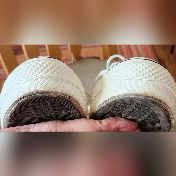 CONVERSE WOMEN'S CHUCKS SIZE 9 WHITE - Picture 2 of 8